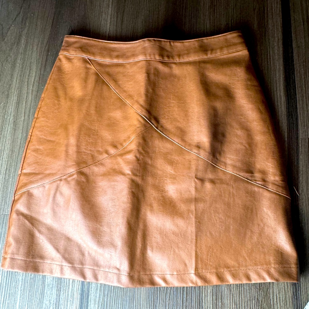 Faux leather skirt NEW